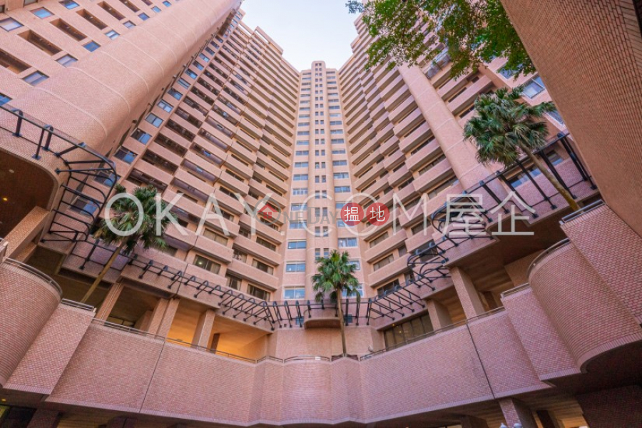 Lovely 4 bedroom with balcony & parking | Rental | Parkview Crescent Hong Kong Parkview 陽明山莊 環翠軒 Rental Listings