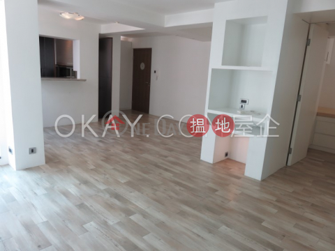 Rare 3 bedroom with parking | For Sale, Crescent Heights 月陶居 | Wan Chai District (OKAY-S28660)_0