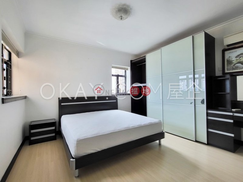 HK$ 26M, Imperial Court, Western District, Nicely kept 3 bedroom with parking | For Sale