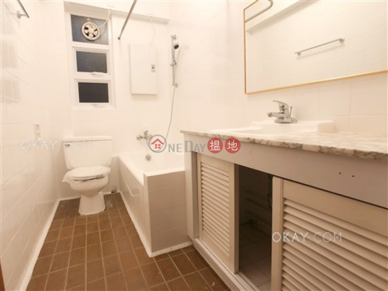 HK$ 40,000/ month, Amber Garden, Wan Chai District, Tasteful 3 bedroom with parking | Rental