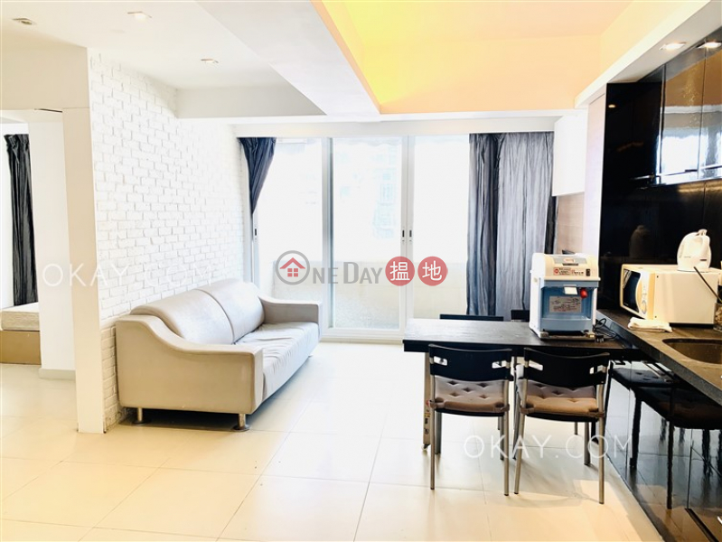 Popular 3 bedroom with balcony | For Sale | Thai Kong Building 泰港大廈 Sales Listings