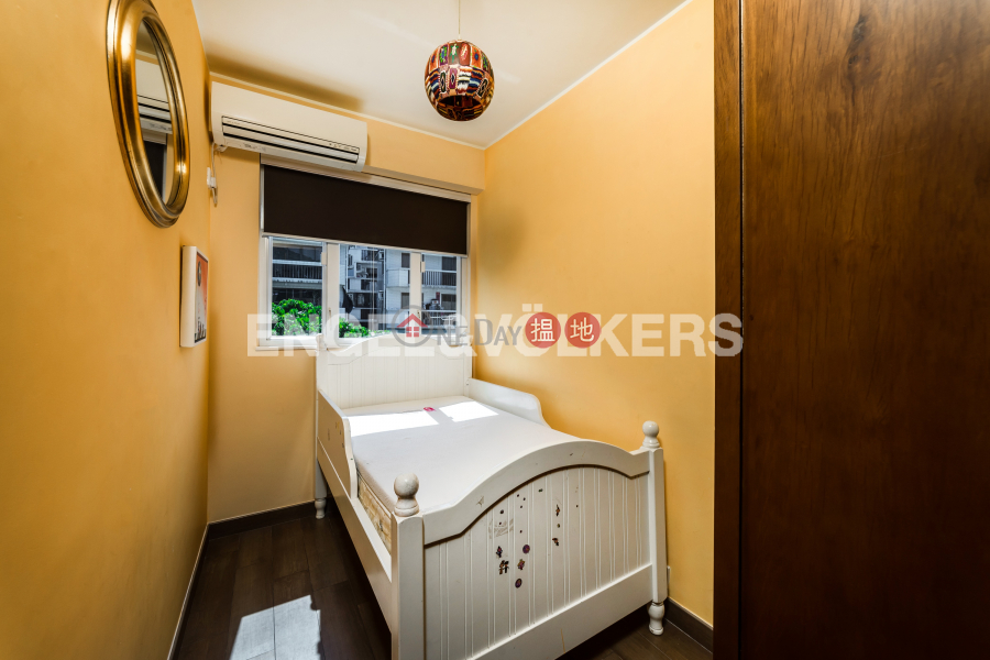 3 Bedroom Family Flat for Sale in Yuen Long | Chun Hing New Village Block 32 振興新村32座 Sales Listings