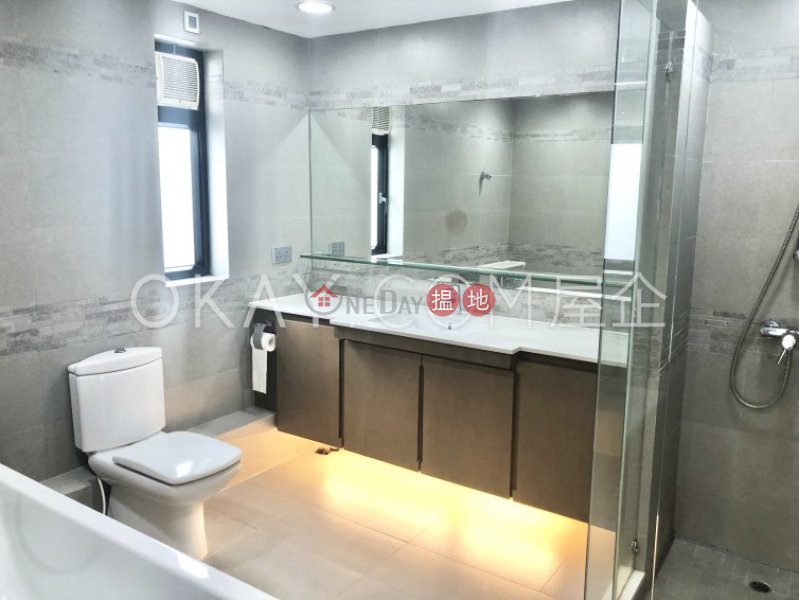 HK$ 19.3M, Hing Keng Shek | Sai Kung | Tasteful house with rooftop, terrace & balcony | For Sale