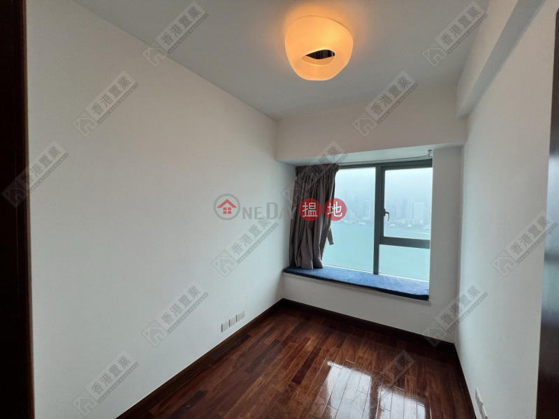 Three bedrooms and one apartment in The Harbourside 1 Austin Road West | Yau Tsim Mong, Hong Kong Sales | HK$ 52M