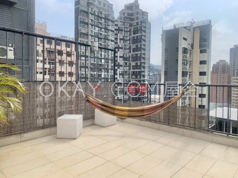 HK$ 26,000/ month, Wing Cheung Building | Western District, Generous 1 bedroom on high floor with rooftop & terrace | Rental