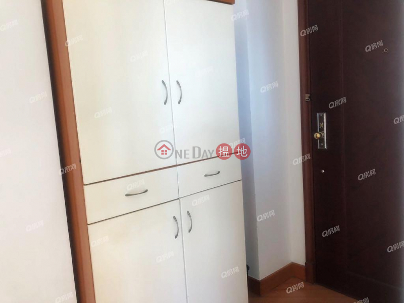 HK$ 33,880/ month The Victoria Towers, Yau Tsim Mong | The Victoria Towers | 3 bedroom Mid Floor Flat for Rent