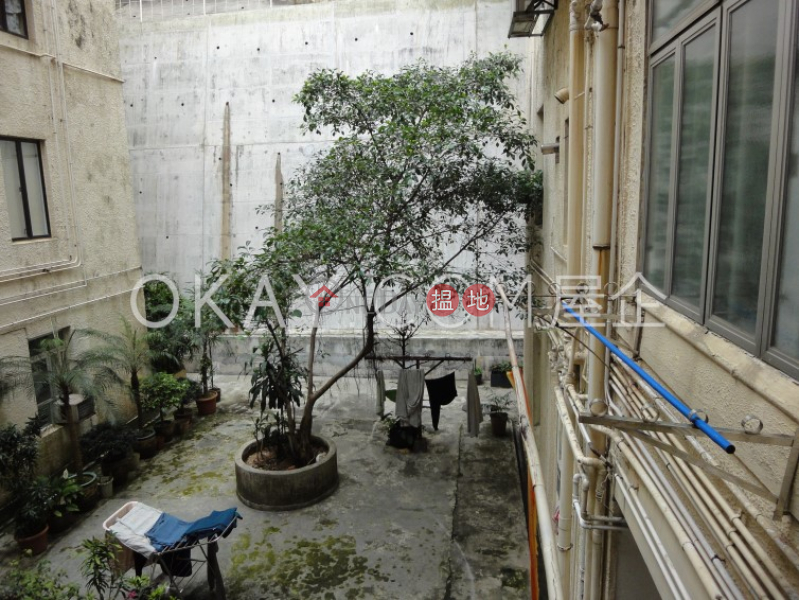 3房2廁,實用率高,露台晨光大廈出租單位-38A-38D麥當勞道 | 中區香港出租HK$ 62,000/ 月