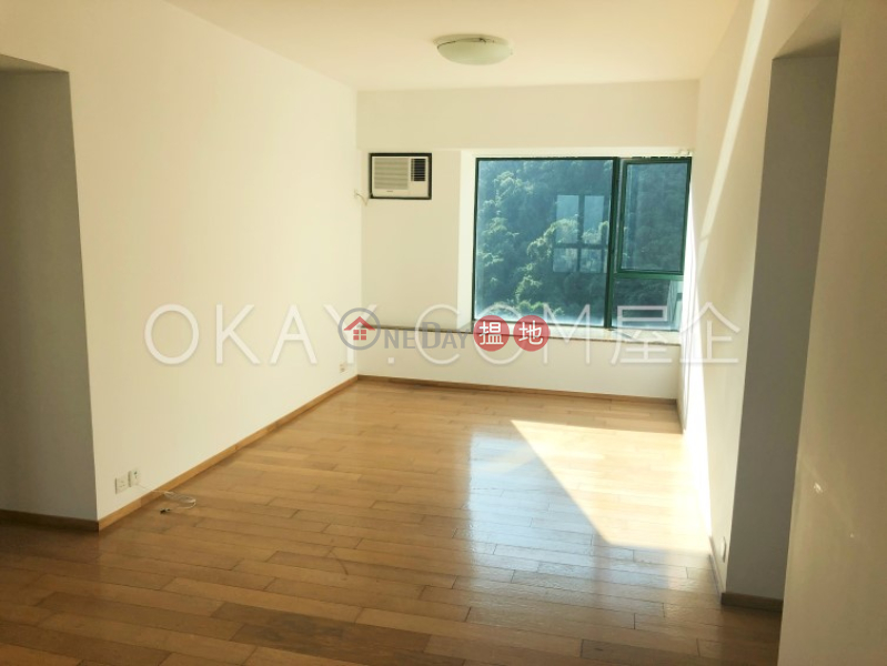 Lovely 2 bedroom with harbour views | For Sale | Hillsborough Court 曉峰閣 Sales Listings