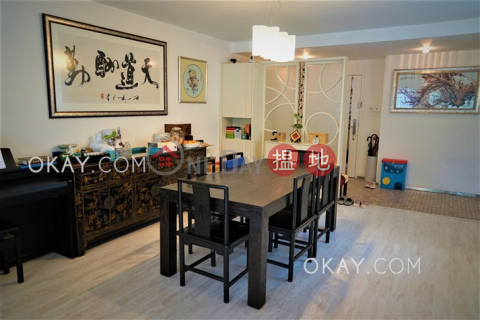 Lovely house with balcony & parking | For Sale | Phase B Village Gardens 又一村花園 2期 _0