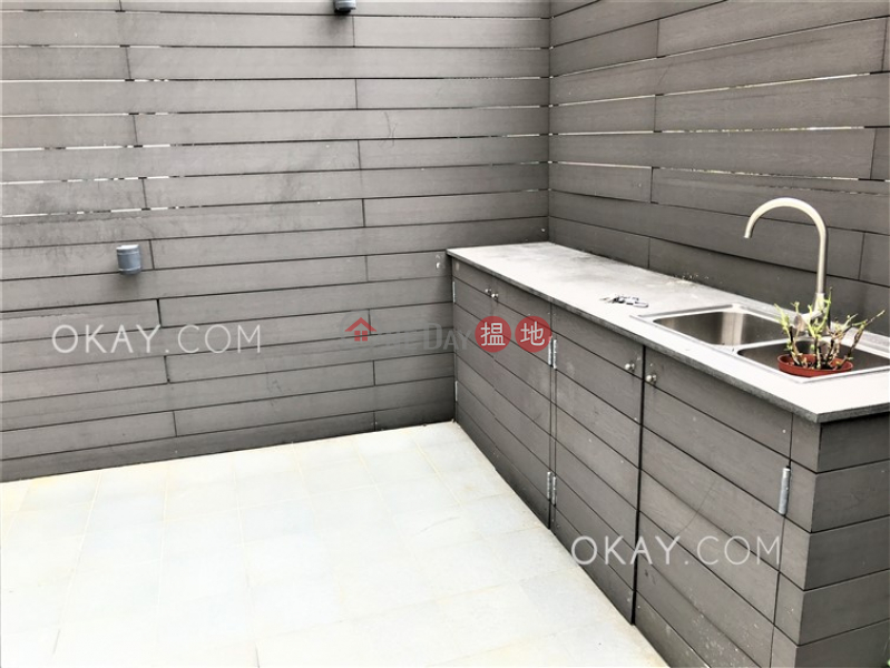 Nicely kept 1 bedroom on high floor with rooftop | Rental | 11-13 Old Bailey Street 奧卑利街11-13號 Rental Listings