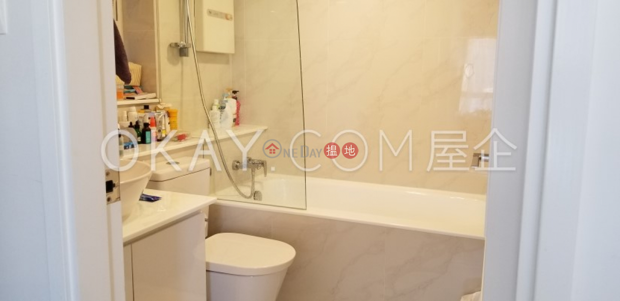 HK$ 1,038萬|荷李活華庭中區2房1廁,實用率高,極高層荷李活華庭出售單位