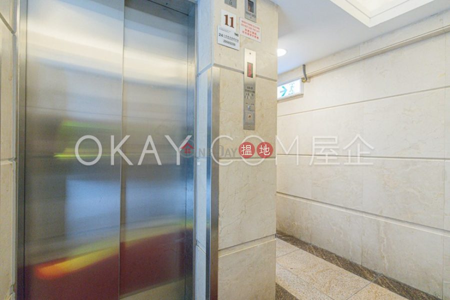 HK$ 26.5M | Block 5 Phoenix Court Wan Chai District | Efficient 3 bedroom on high floor with rooftop | For Sale