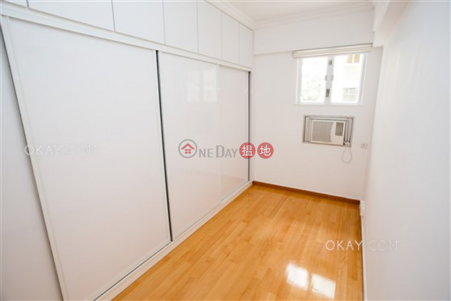 HK$ 52,000/ month, Happy Mansion Wan Chai District Nicely kept 3 bedroom with racecourse views & balcony | Rental