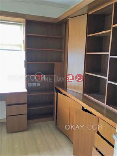 HK$ 55,000/ month, Chesterfield Mansion, Wan Chai District Unique 3 bedroom on high floor with sea views & balcony | Rental