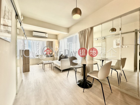 Cozy 1 bedroom in Wan Chai | Rental, The Johnston Suites 囍寓 | Wan Chai District (OKAY-R747721)_0