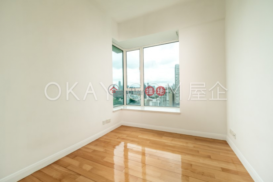HK$ 43,000/ month, St. George Apartments | Yau Tsim Mong | Charming 3 bedroom on high floor with parking | Rental