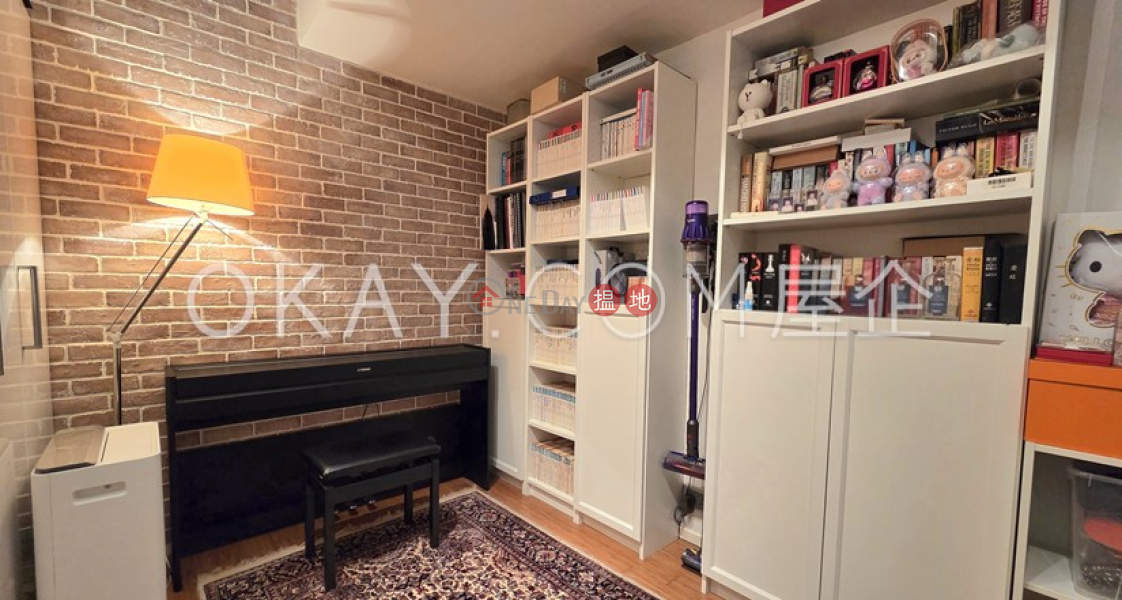 3房2廁,實用率高,星級會所,連車位金粟街33號出售單位33金粟街 | 西區|香港|出售-HK$ 2,600萬