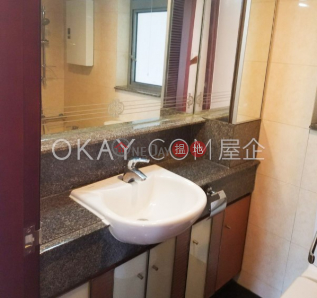 HK$ 28,000/ 月|泓都西區-2房1廁,星級會所,露台《泓都出租單位》