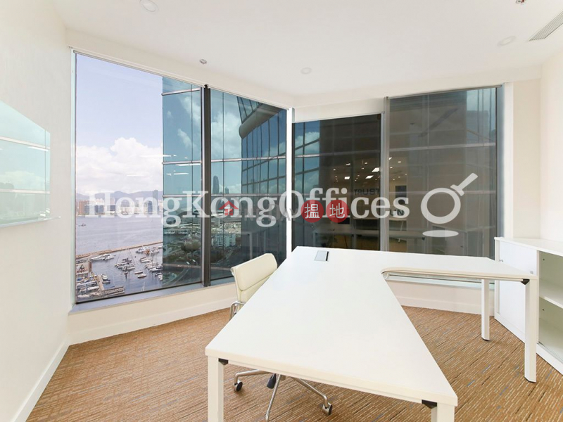 HK$ 186,100/ month | Sino Plaza, Wan Chai District | Office Unit for Rent at Sino Plaza