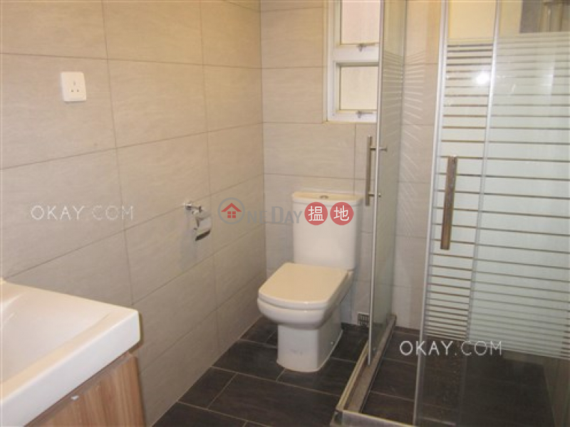 Elegant 3 bedroom with balcony | Rental, Haywood Mansion 海華大廈 Rental Listings | Wan Chai District (OKAY-R277387)