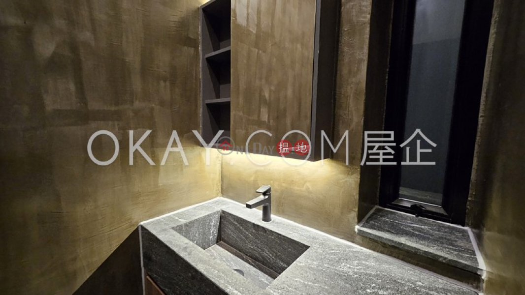 Popular 3 bedroom on high floor with balcony | For Sale | 9 Kat On Street 吉安街9號 Sales Listings