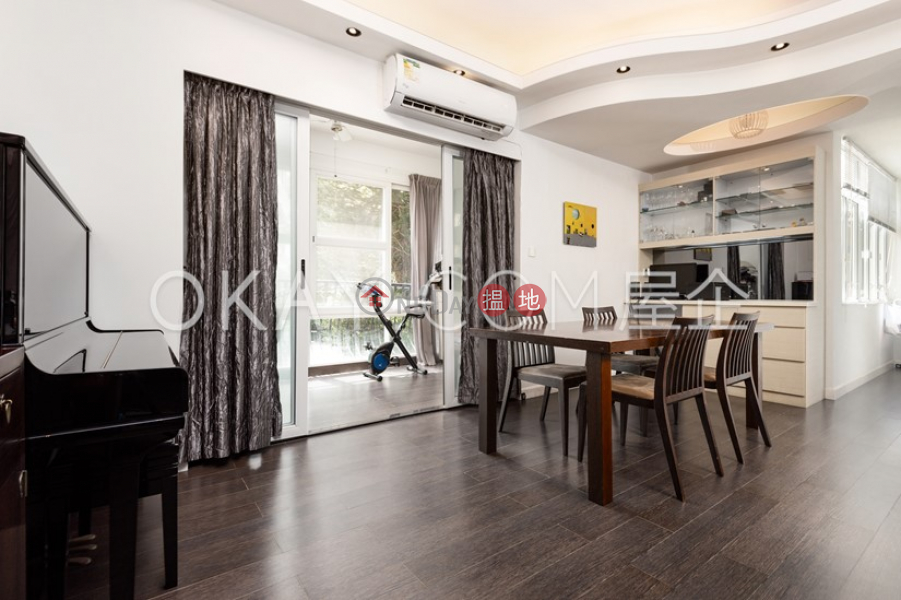 Gorgeous 3 bedroom with balcony & parking | For Sale 96 Repulse Bay Road | Southern District, Hong Kong | Sales, HK$ 42M