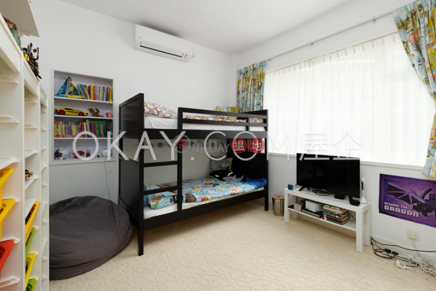 HK$ 45M | Repulse Bay Garden, Southern District | Efficient 3 bedroom with balcony & parking | For Sale