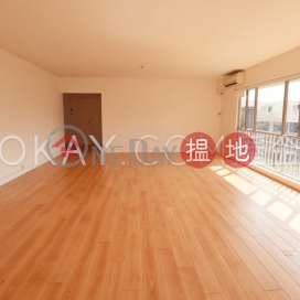 Efficient 4 bedroom with sea views & parking | Rental