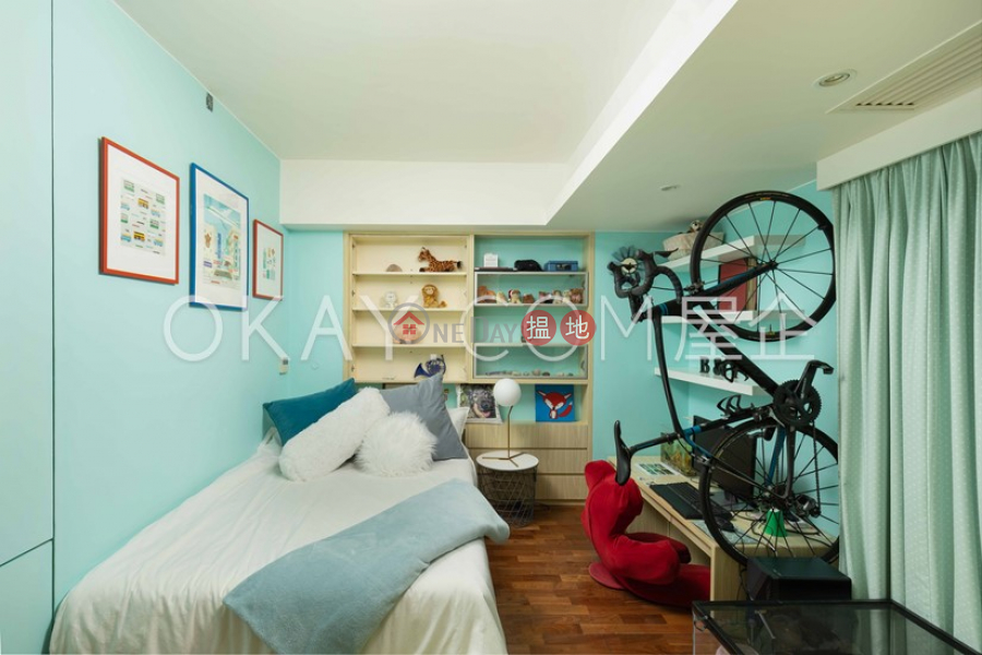 HK$ 30.8M Fulham Garden Western District, Efficient 3 bedroom with balcony & parking | For Sale