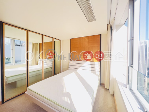 Charming 1 bedroom on high floor | For Sale | Convention Plaza Apartments 會展中心會景閣 _0