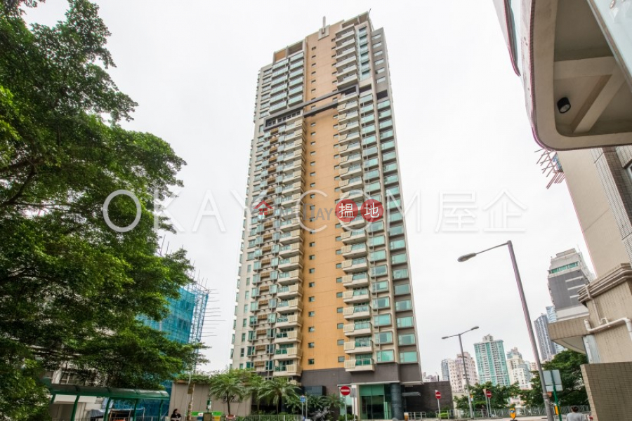 Gorgeous 3 bedroom with balcony | Rental, Centre Place 匯賢居 Rental Listings | Western District (OKAY-R83839)