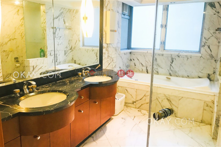 HK$ 100,000/ month, The Waterfront Phase 2 Tower 5, Yau Tsim Mong, Lovely 4 bedroom on high floor with parking | Rental