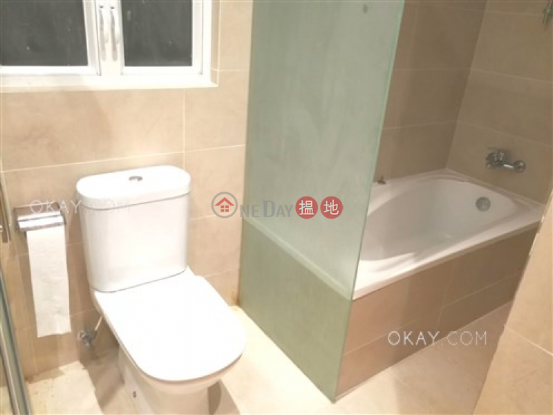 HK$ 25M, Hoi Kung Court, Wan Chai District, Tasteful 3 bedroom with sea views | For Sale
