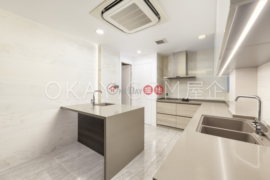 Luxurious 3 bedroom with terrace, balcony | Rental | Block A Villa Helvetia 雲濤別墅A座 Rental Listings