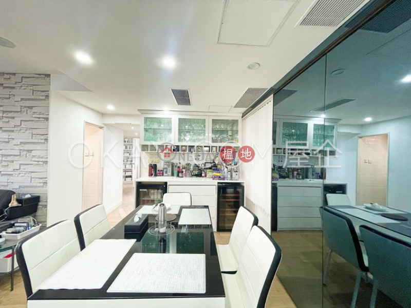 Nicely kept 3 bedroom with balcony & parking | For Sale | 31 Cloud View Road | Eastern District Hong Kong | Sales HK$ 20M