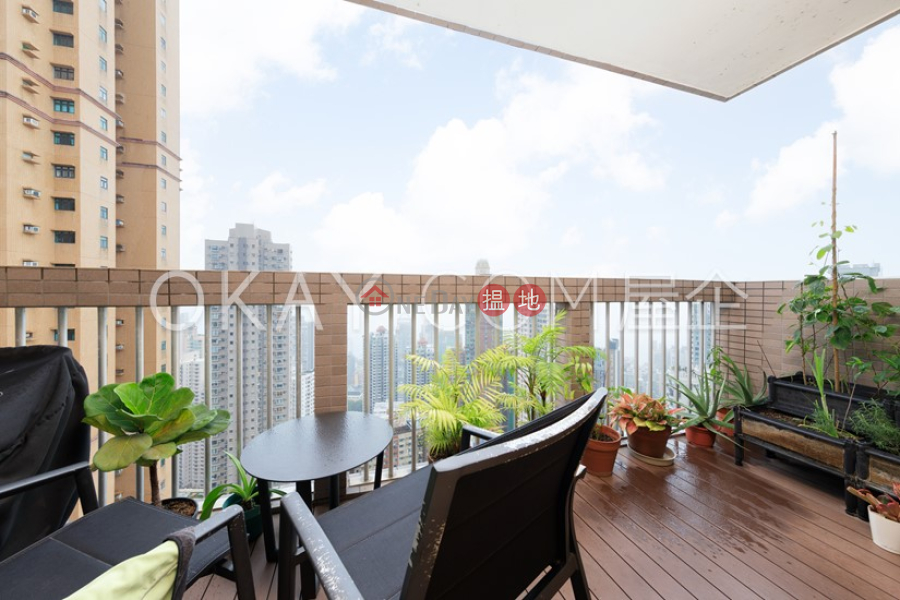 Efficient 2 bed on high floor with harbour views | For Sale | Realty Gardens 聯邦花園 Sales Listings