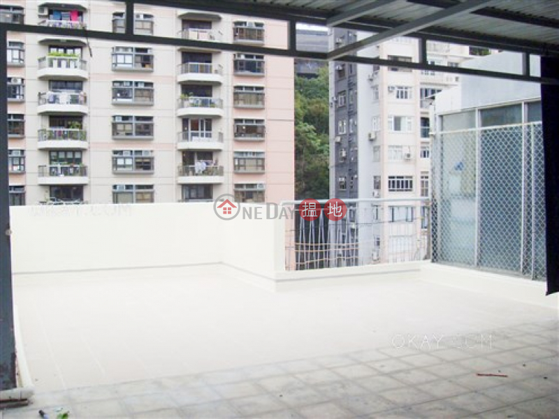 Charming 2 bedroom on high floor with rooftop & terrace | Rental | Green Valley Mansion 翠谷樓 Rental Listings