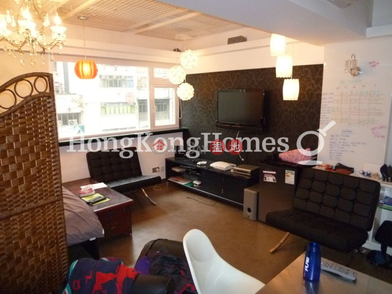 3 Bedroom Family Unit for Rent at Glory House, 172-174 Hennessy Road | Wan Chai District Hong Kong Rental HK$ 21,800/ month