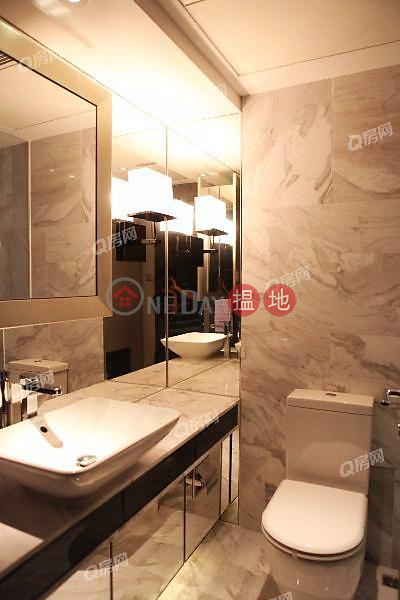 Centre Point | Middle | Residential | Rental Listings HK$ 32,000/ month