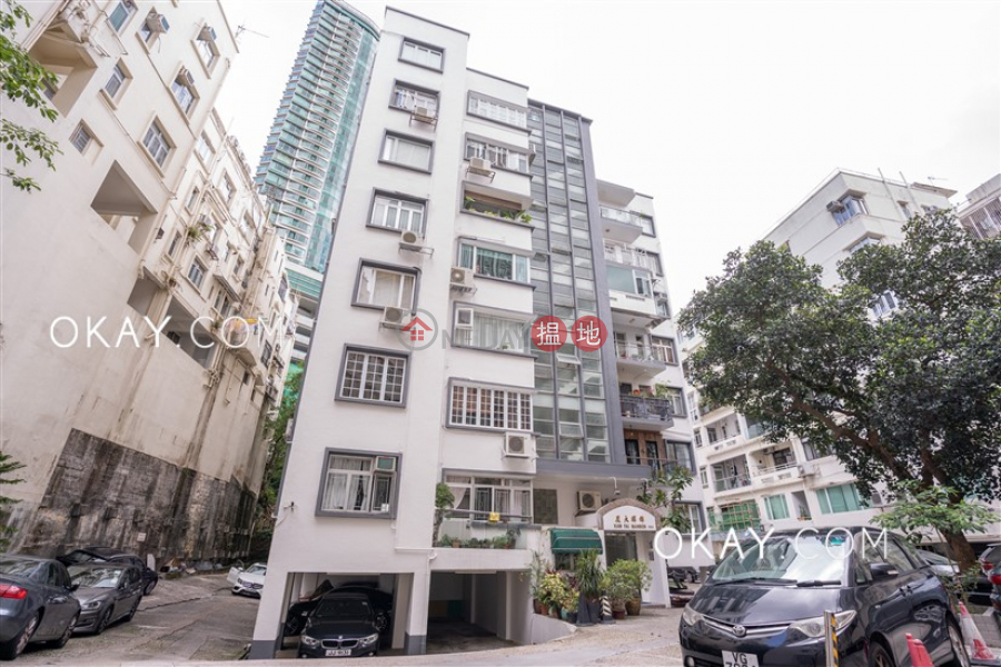 HK$ 23,800/ month, Kam Fai Mansion Central District | Luxurious 2 bedroom in Mid-levels Central | Rental
