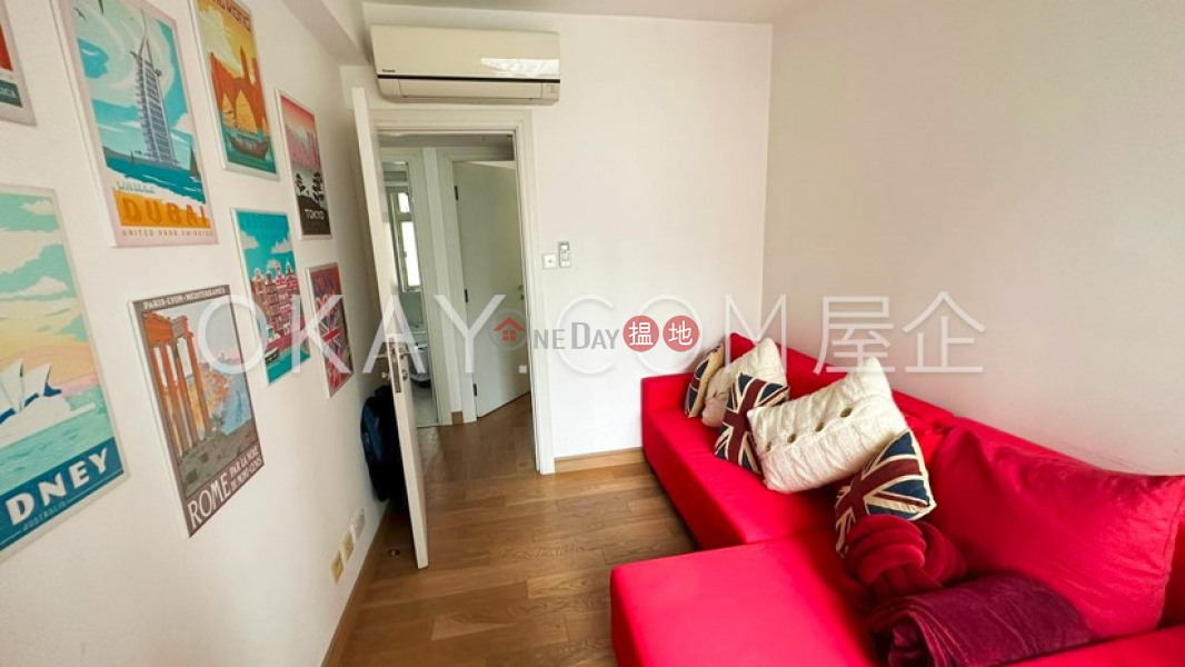 HK$ 40,000/ month | Centrestage Central District, Luxurious 3 bedroom with balcony | Rental
