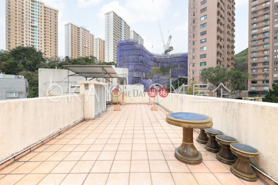Exquisite house with rooftop & parking | For Sale | Jardine\'s Lookout Garden 渣甸山花苑 Sales Listings