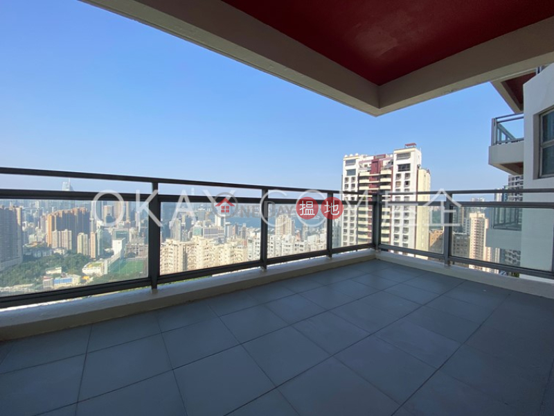 Exquisite 3 bed on high floor with balcony & parking | Rental | Aurizon Quarters 金雲閣 Rental Listings