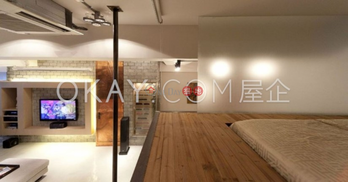 Charming 1 bedroom with sea views | Rental | Harbour Industrial Centre 港灣工貿中心 Rental Listings