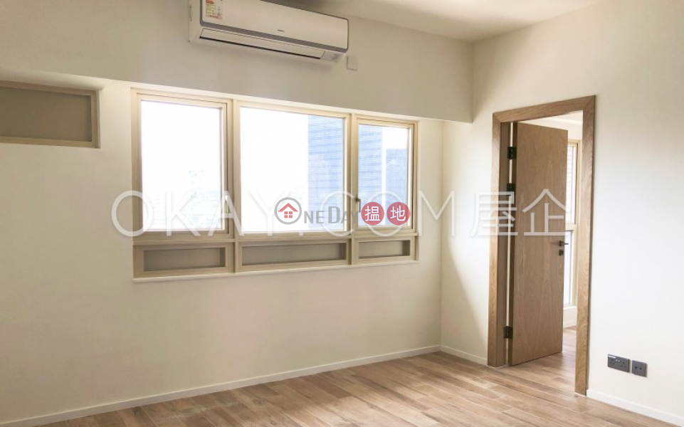 Exquisite 3 bedroom on high floor with balcony | Rental | St. Joan Court 勝宗大廈 Rental Listings