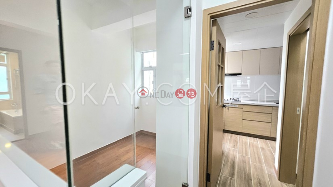 Elegant 3 bedroom on high floor | Rental, Ping On Mansion 平安大廈 Rental Listings | Western District (OKAY-R100793)