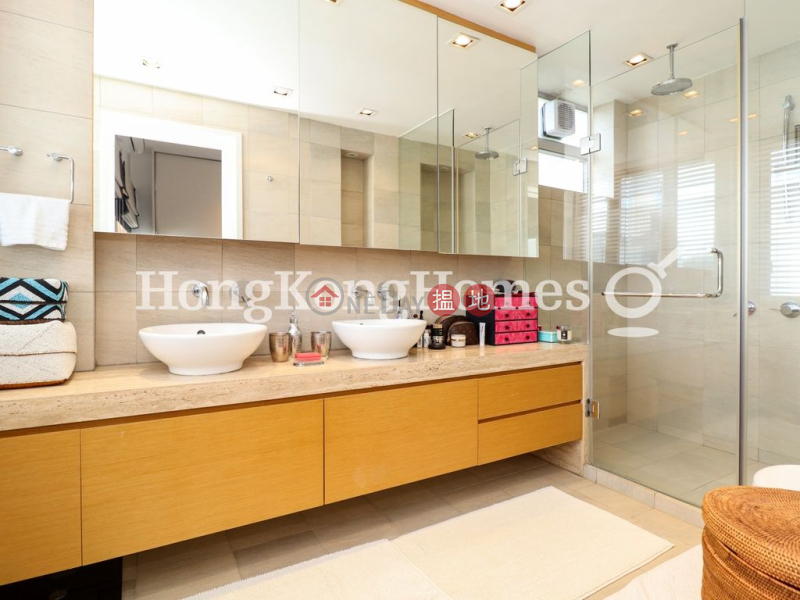 Property Search Hong Kong | OneDay | Residential | Rental Listings | 3 Bedroom Family Unit for Rent at United Mansion