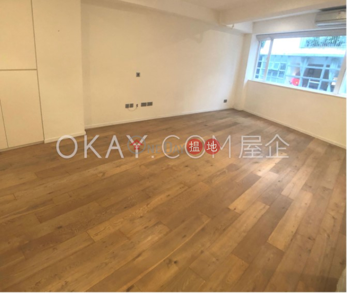 Stylish 1 bedroom on high floor | Rental | 45-47 Connaught Road West | Western District Hong Kong Rental, HK$ 42,000/ month