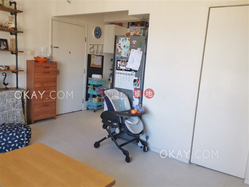 HK$ 30,000/ month Nice Garden, Western District Generous 2 bed on high floor with sea views & rooftop | Rental