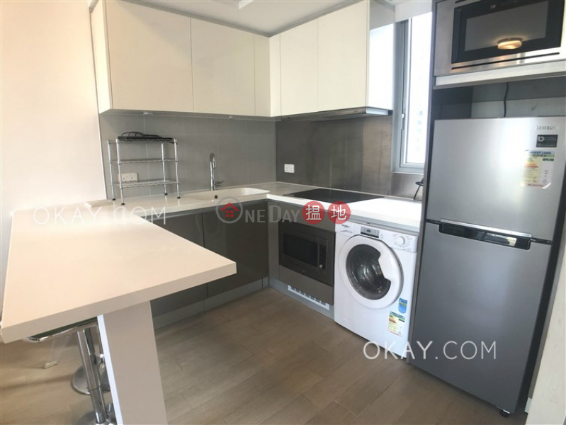 HK$ 35,000/ month, Soho 38, Western District Luxurious 2 bed on high floor with harbour views | Rental